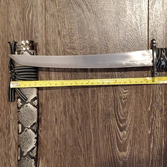 ๐ก Decorative SWORD - Picture 8 of 14